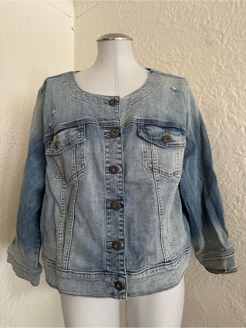 Torrid Light Wash Collarless Denim Jacket 4X